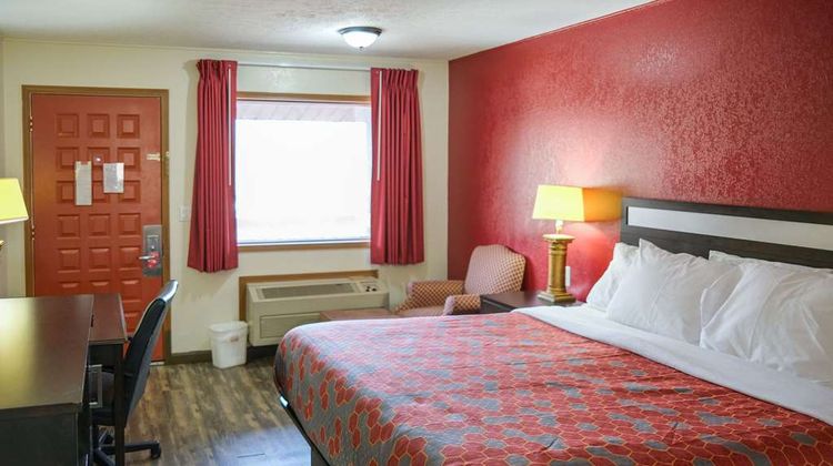 Econo Lodge Room