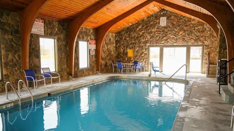 <b>Econo Lodge Pool</b>. Images powered by <a href="https://iceportal.shijigroup.com/" title="IcePortal" target="_blank">IcePortal</a>.