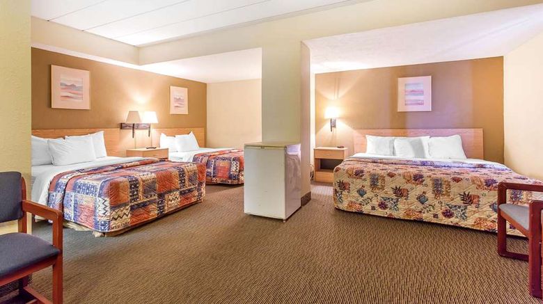 <b>Rodeway Inn North Suite</b>. Images powered by <a href="https://iceportal.shijigroup.com/" title="IcePortal" target="_blank">IcePortal</a>.