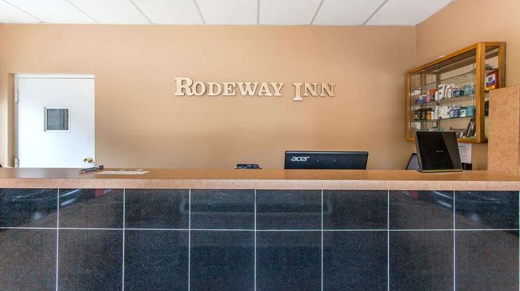 Rodeway Inn North Lobby
