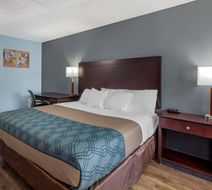 Econo Lodge Room