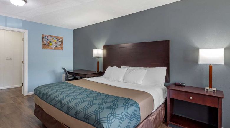 <b>Econo Lodge Room</b>. Images powered by <a href="https://iceportal.shijigroup.com/" title="IcePortal" target="_blank">IcePortal</a>.