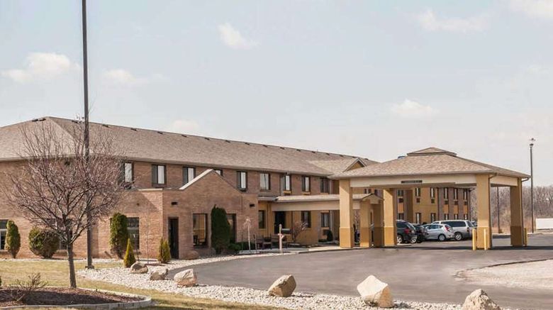 <b>Quality Inn Defiance Exterior</b>. Images powered by <a href="https://iceportal.shijigroup.com/" title="IcePortal" target="_blank">IcePortal</a>.