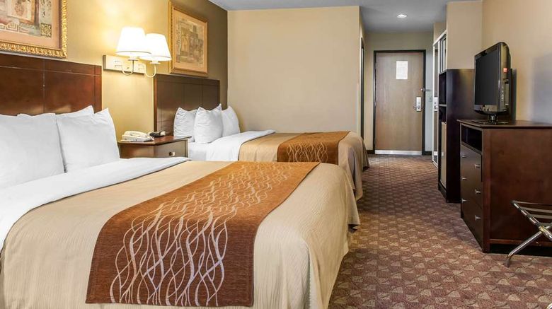 <b>Quality Inn Defiance Room</b>. Images powered by <a href="https://iceportal.shijigroup.com/" title="IcePortal" target="_blank">IcePortal</a>.
