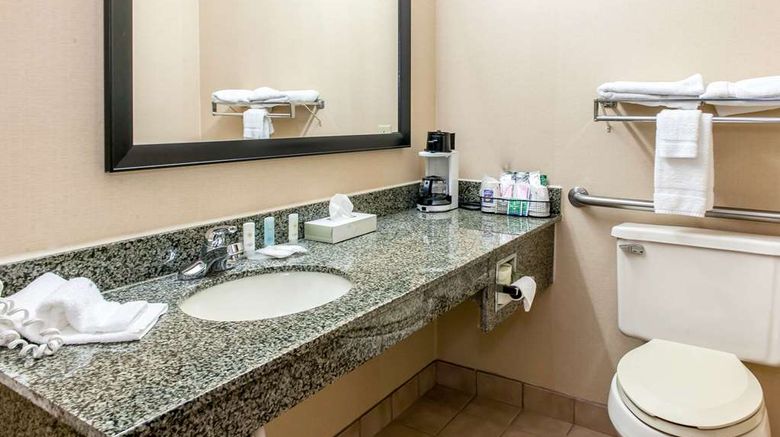 <b>Quality Inn Defiance Room</b>. Images powered by <a href="https://iceportal.shijigroup.com/" title="IcePortal" target="_blank">IcePortal</a>.