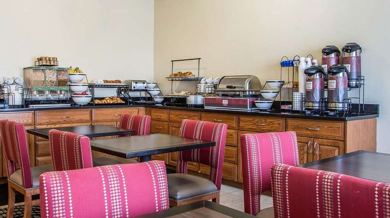 <b>Quality Inn Dayton North - Vandalia Restaurant</b>. Images powered by <a href="https://iceportal.shijigroup.com/" title="IcePortal" target="_blank">IcePortal</a>.