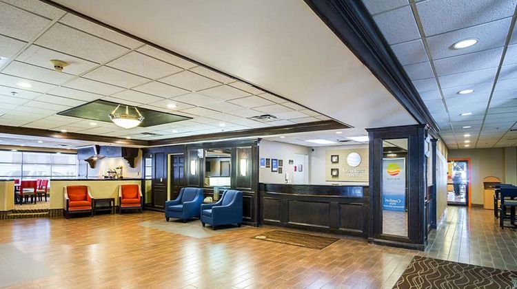 Comfort Inn Cleveland Downtown Lobby