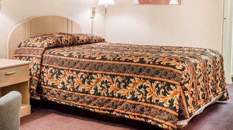 Rodeway Inn Findlay University Area Room