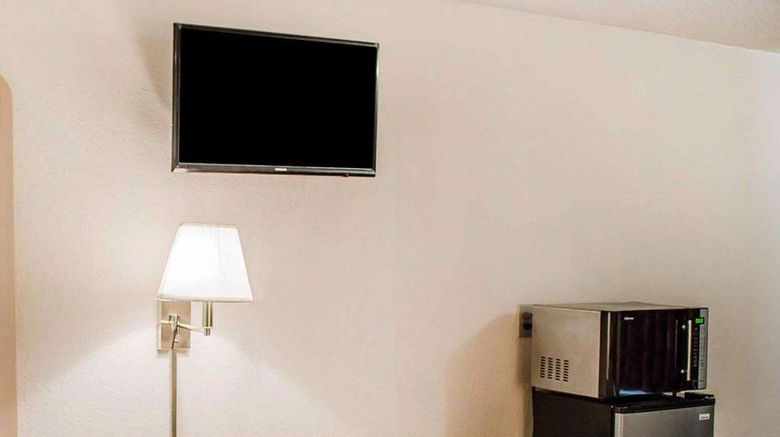 <b>Rodeway Inn Findlay University Area Room</b>. Images powered by <a href="https://iceportal.shijigroup.com/" title="IcePortal" target="_blank">IcePortal</a>.