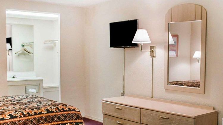 Rodeway Inn Findlay University Area Room