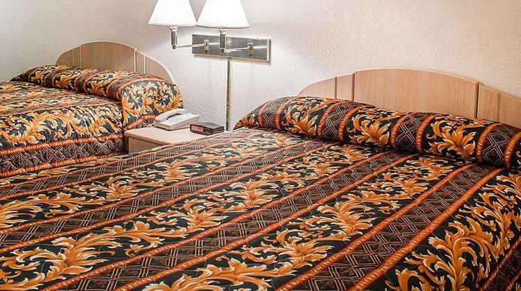 Rodeway Inn Findlay University Area Room