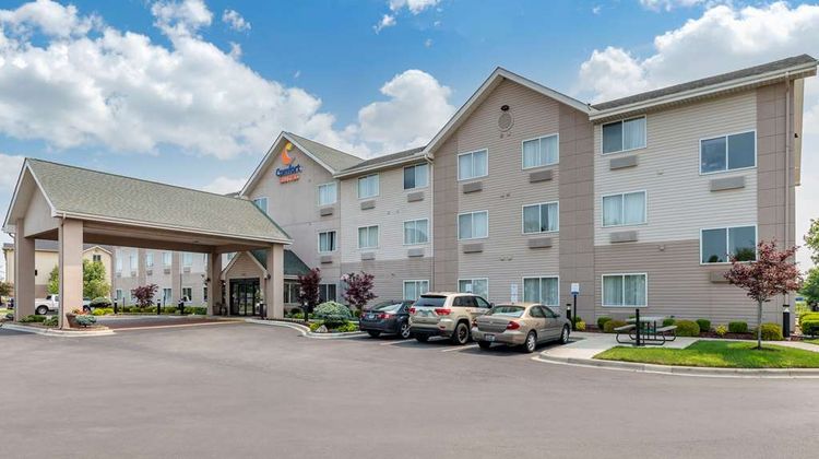 Comfort Suites Exterior