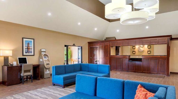 Comfort Inn & Suites Eastgate Cincinnati Lobby