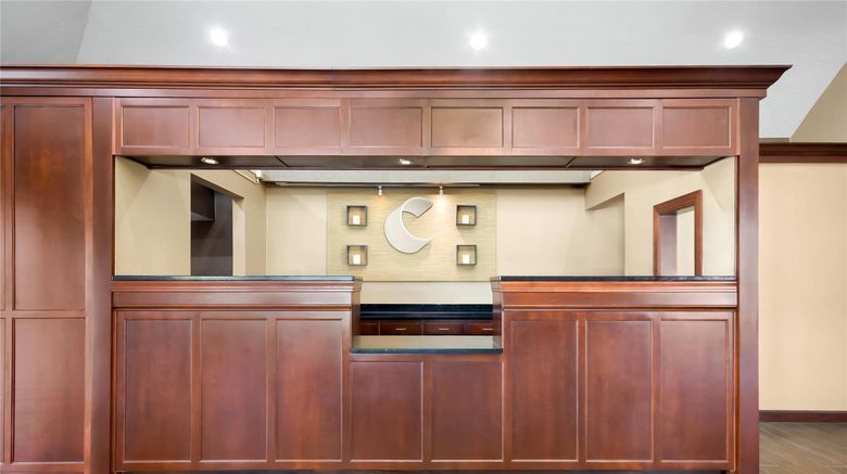 <b>Comfort Inn & Suites Eastgate Cincinnati Lobby</b>. Images powered by <a href="https://iceportal.shijigroup.com/" title="IcePortal" target="_blank">IcePortal</a>.