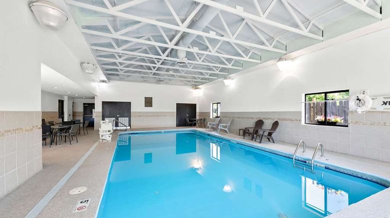 <b>Comfort Suites East Columbus Pool</b>. Images powered by <a href="https://iceportal.shijigroup.com/" title="IcePortal" target="_blank">IcePortal</a>.