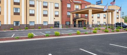 Comfort Suites East Columbus Exterior