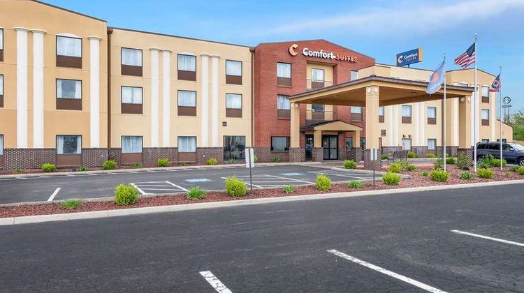 Comfort Suites East Columbus Exterior