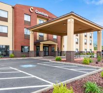 Comfort Suites East Columbus Exterior
