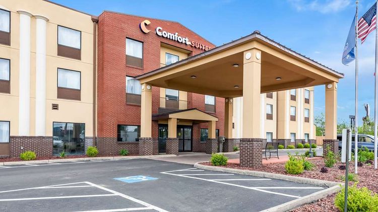 Comfort Suites East Columbus Exterior