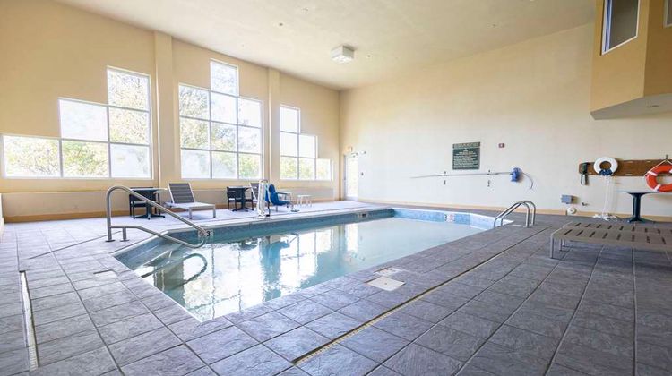 Comfort Suites Springfield I-70 Pool