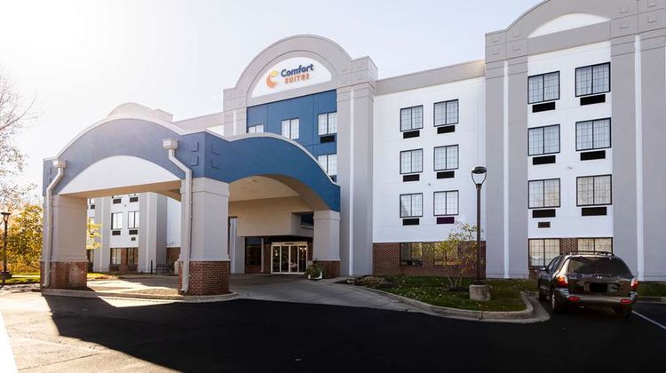 Comfort Suites Springfield I-70 Exterior