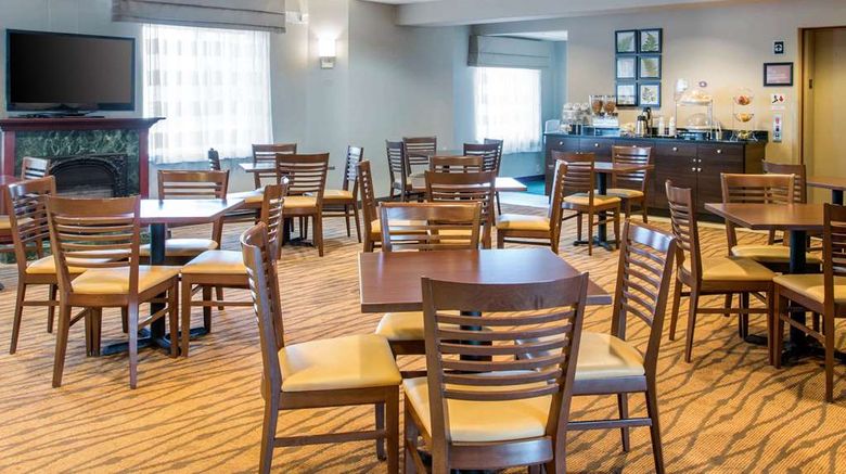 <b>Sleep Inn & Suites Restaurant</b>. Images powered by <a href="https://iceportal.shijigroup.com/" title="IcePortal" target="_blank">IcePortal</a>.