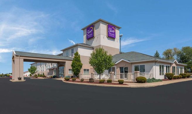 Sleep Inn and Suites Port Clinton Exterior