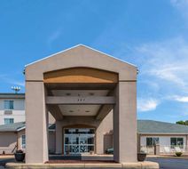 Sleep Inn and Suites Port Clinton Exterior