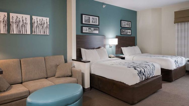Sleep Inn and Suites Port Clinton Room