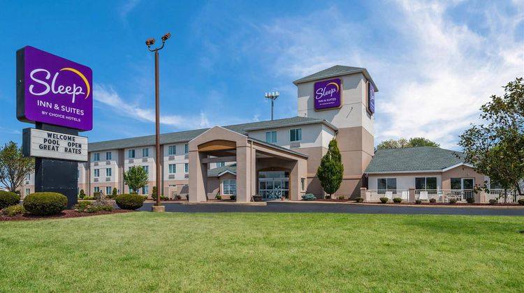 Sleep Inn and Suites Port Clinton Exterior