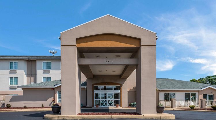 Sleep Inn and Suites Port Clinton Exterior
