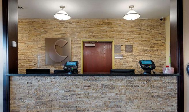 Comfort Suites Lobby