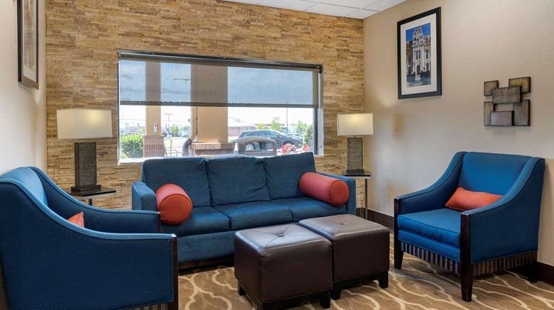 <b>Comfort Suites Lobby</b>. Images powered by <a href="https://iceportal.shijigroup.com/" title="IcePortal" target="_blank">IcePortal</a>.