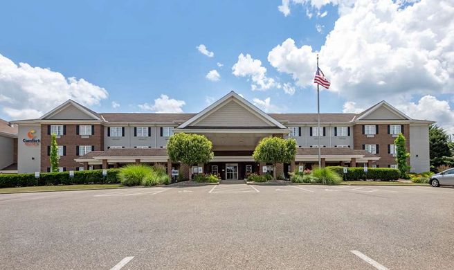 Comfort Suites Exterior