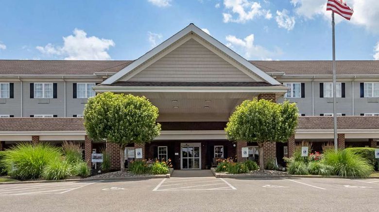 <b>Comfort Suites Hotel And Conference Center Exterior</b>. Images powered by <a href="https://iceportal.shijigroup.com/" title="IcePortal" target="_blank">IcePortal</a>.