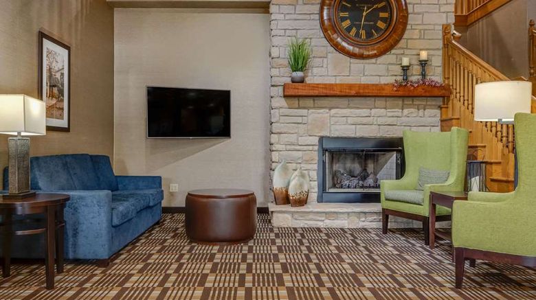 <b>Comfort Suites Lobby</b>. Images powered by <a href="https://iceportal.shijigroup.com/" title="IcePortal" target="_blank">IcePortal</a>.
