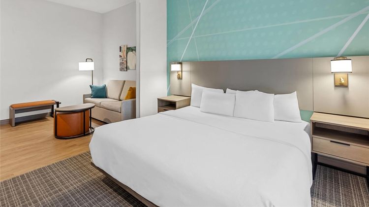 Comfort Suites Suite