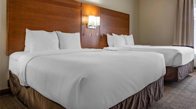 <b>Comfort Suites Suite</b>. Images powered by <a href="https://iceportal.shijigroup.com/" title="IcePortal" target="_blank">IcePortal</a>.