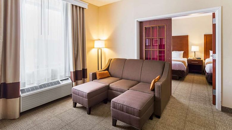 <b>Comfort Suites Twinsburg Suite</b>. Images powered by <a href="https://iceportal.shijigroup.com/" title="IcePortal" target="_blank">IcePortal</a>.