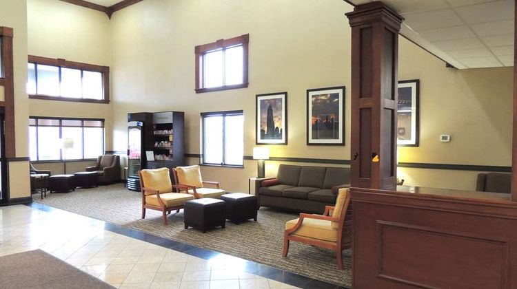 Comfort Suites Twinsburg Lobby