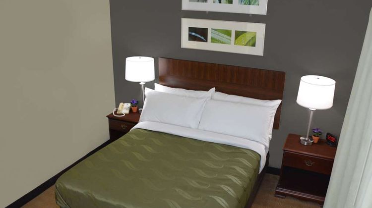 Quality Inn & Suites Suite