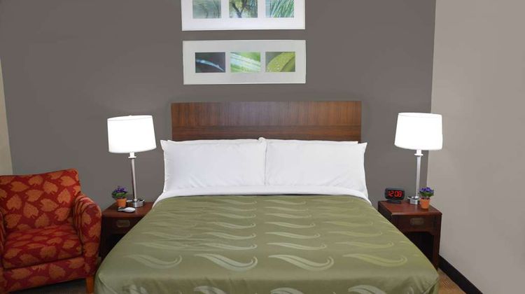 Quality Inn & Suites Suite