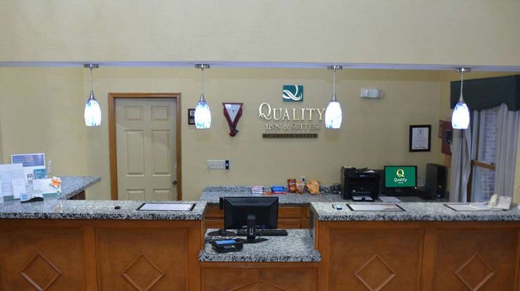 Quality Inn & Suites Lobby