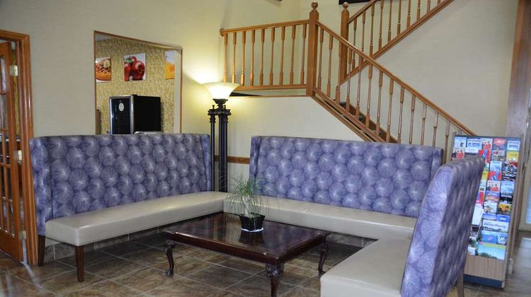 Quality Inn & Suites Lobby