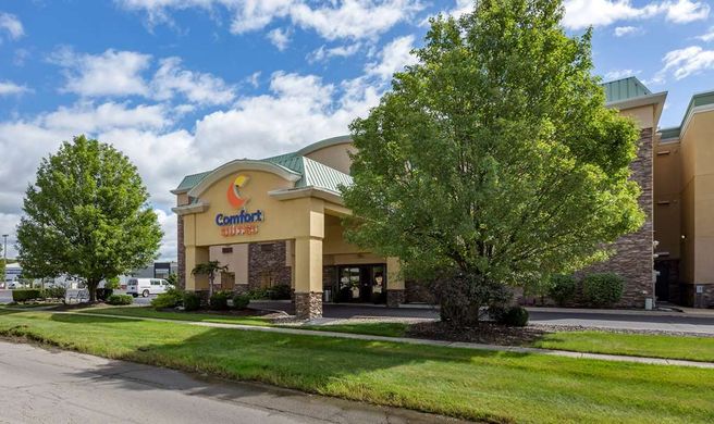Comfort Suites Exterior