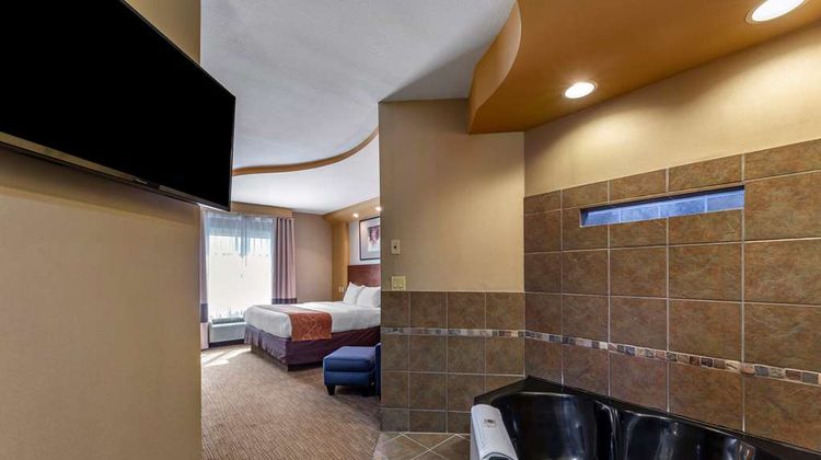 Comfort Suites Suite