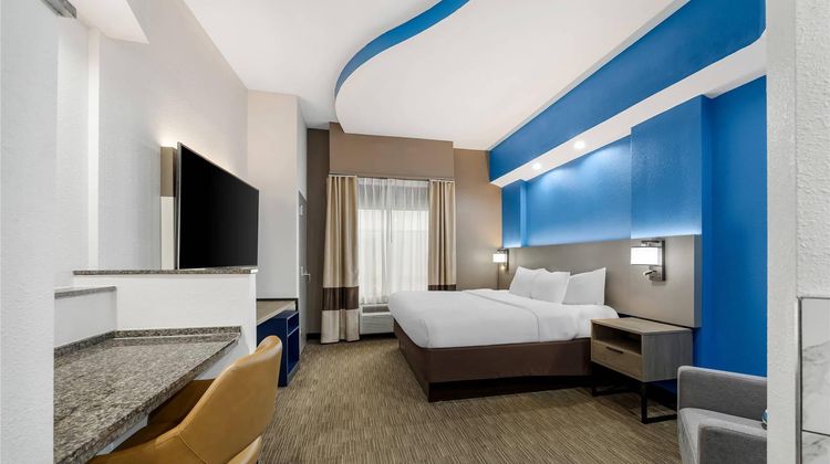 Comfort Suites Suite