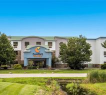 Comfort Suites Exterior