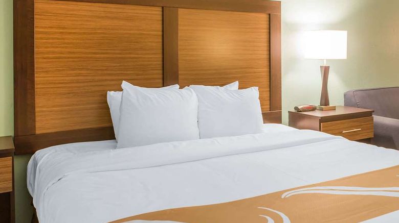 <b>Quality Inn Findlay Room</b>. Images powered by <a href="https://iceportal.shijigroup.com/" title="IcePortal" target="_blank">IcePortal</a>.