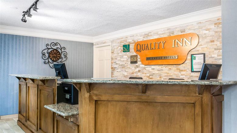 <b>Quality Inn Findlay Lobby</b>. Images powered by <a href="https://iceportal.shijigroup.com/" title="IcePortal" target="_blank">IcePortal</a>.